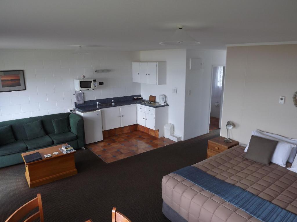 Harbour View Motel 4*